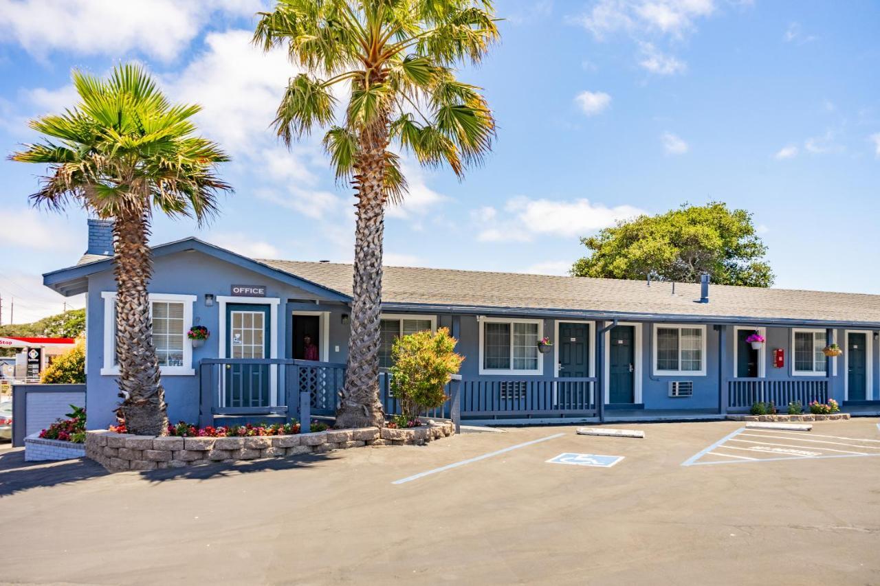 The Monterey Fireplace Inn 외부 사진