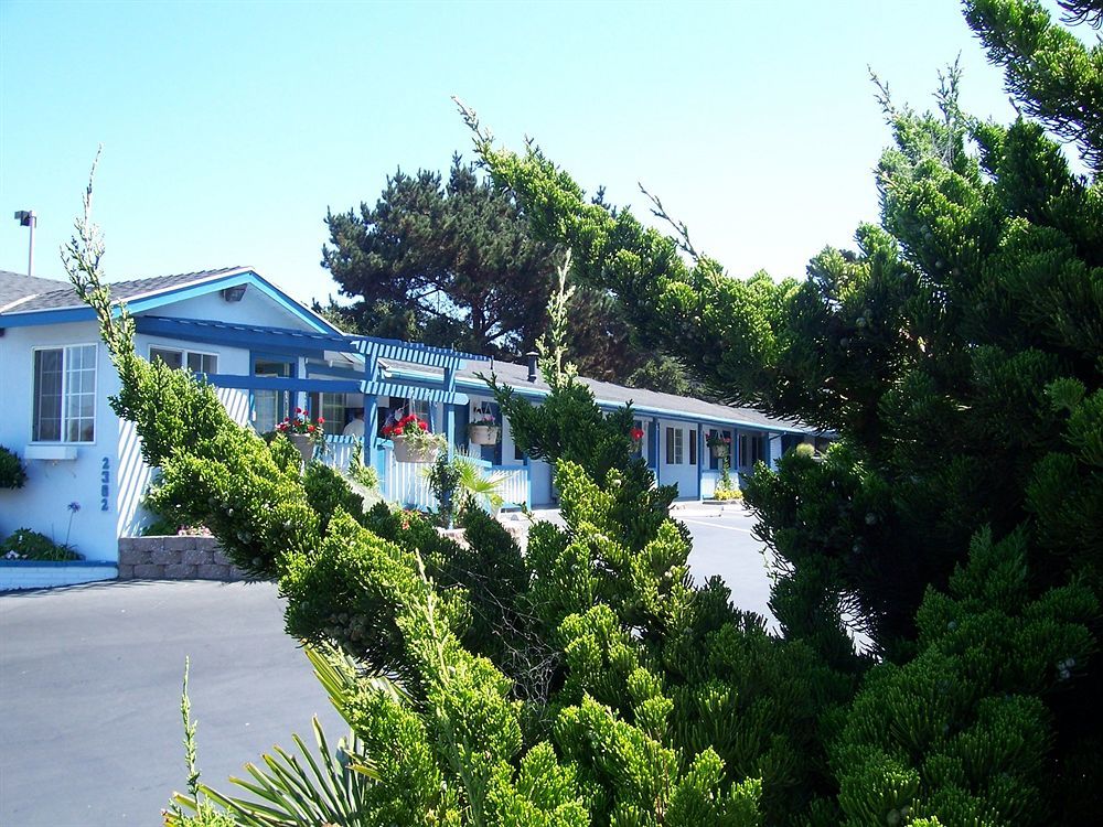The Monterey Fireplace Inn 외부 사진